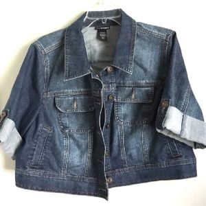 Cropped denim jacket!!